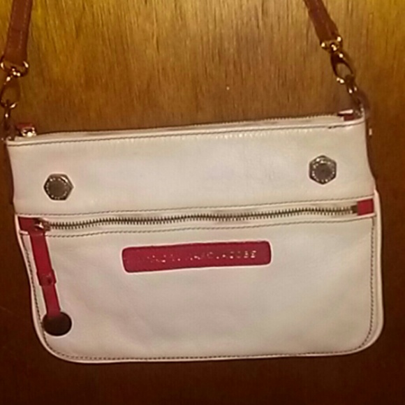 Marc By Marc Jacobs Handbags - Pre-Loved Cream MARC JACOBS Purse